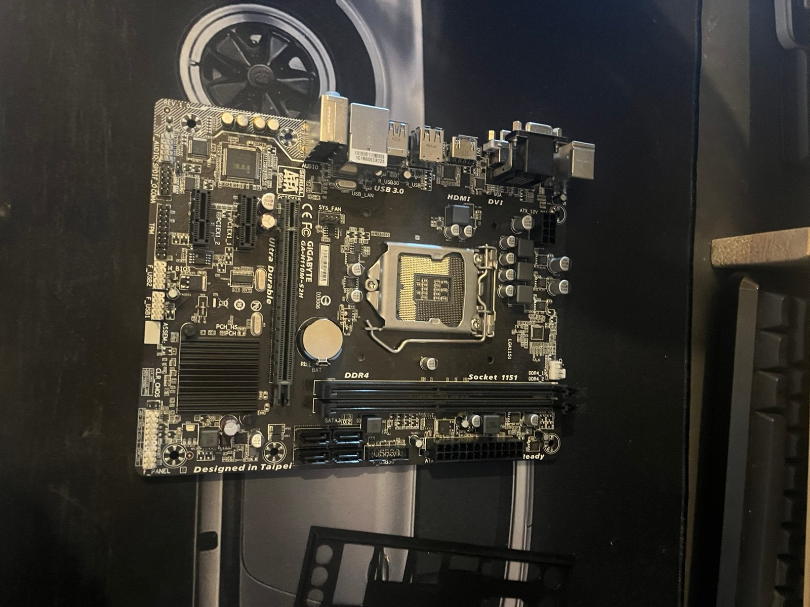 Moederbord Gigabyte GA-110M-S2H, Ophalen, Zo goed als nieuw, DDR4