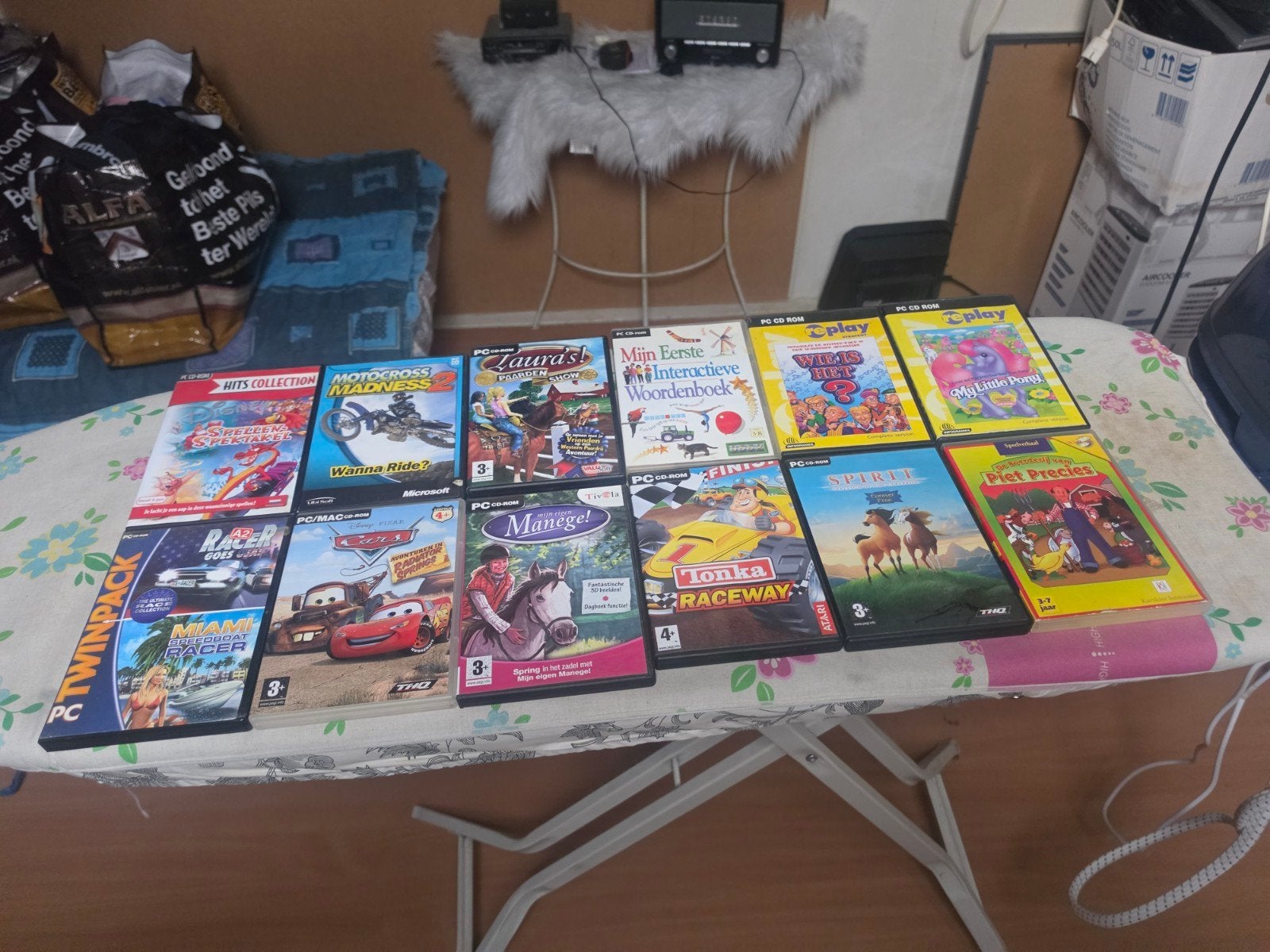 12 x pc cd rom kinderfilms zie ook foto,s., Alle leeftijden, Ophalen, Zo goed als nieuw
