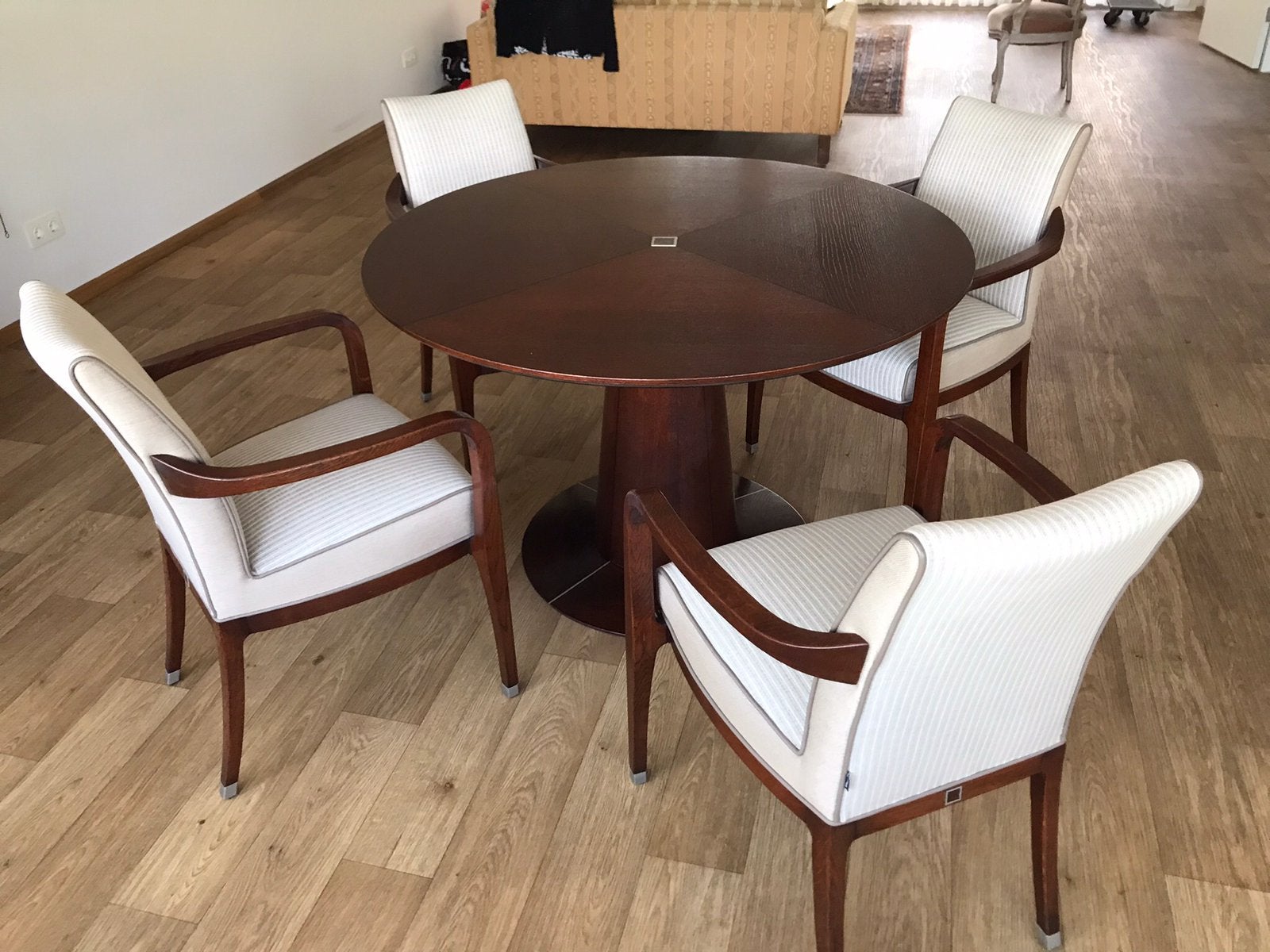 Ronde Eettafel met 4 stoelen, Ophalen, Zo goed als nieuw, 4 tot 6 stoelen
