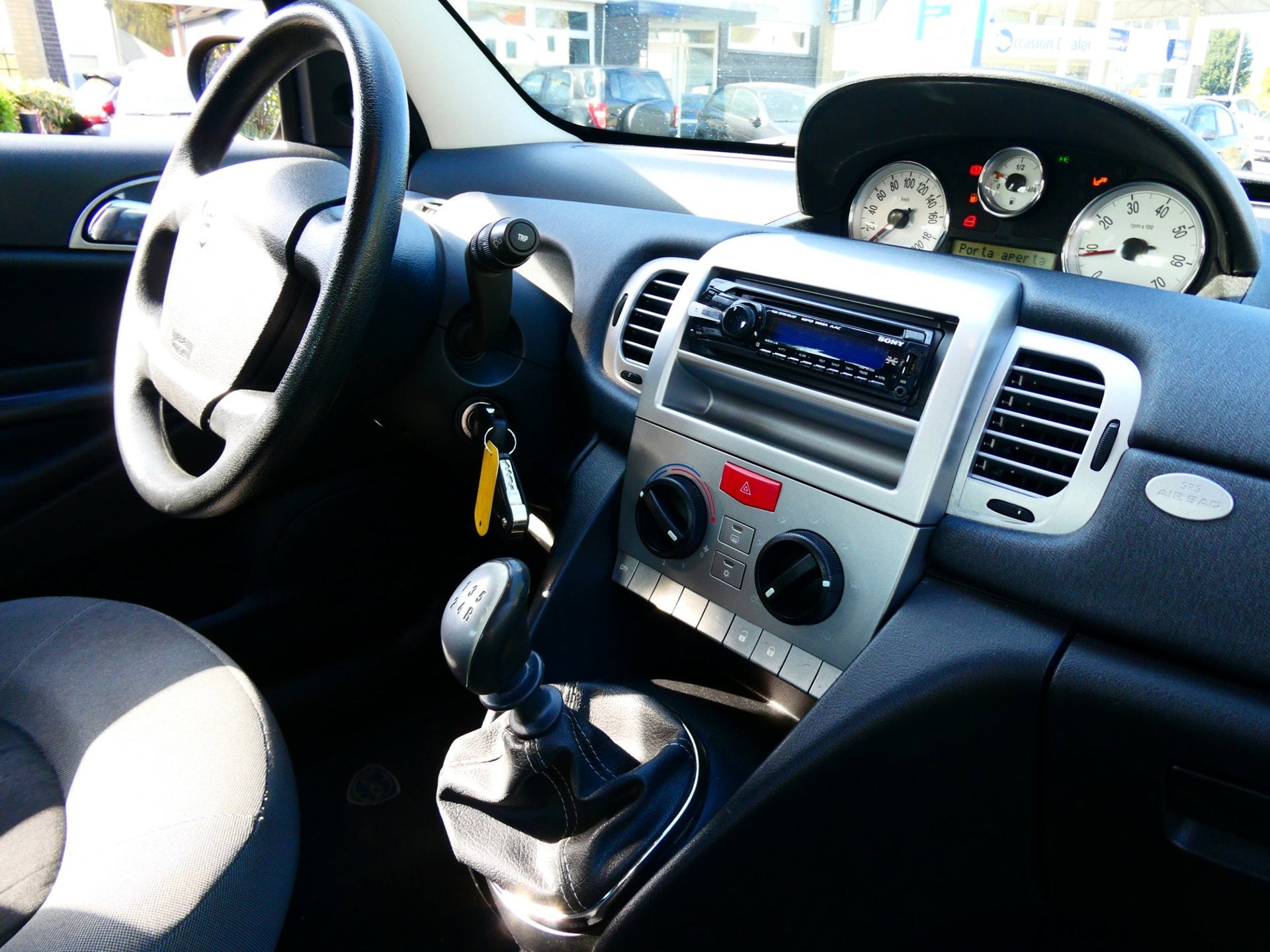 Lancia Ypsilon 1.2 Argento Airco Italiaanse Schone APK Sep., Voorwielaandrijving, Stof, Gebruikt, Zwart