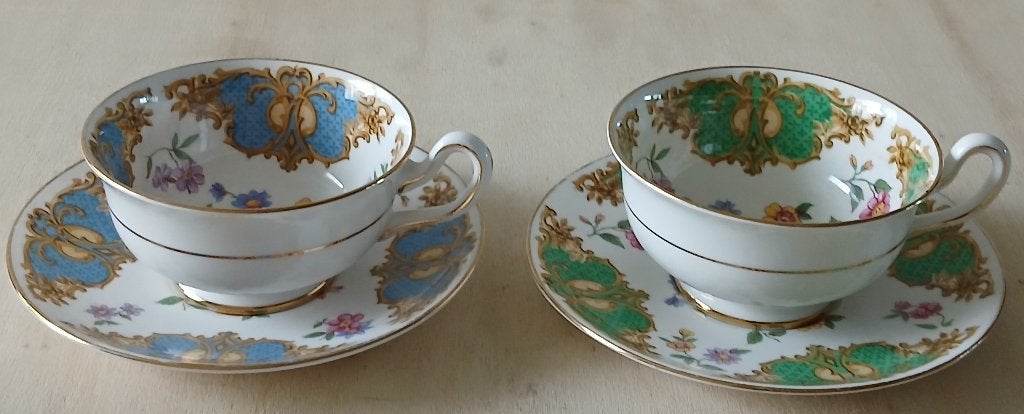 Set van 2 antieke porseleinen thee kop en schotels, Antiek en Kunst, Ophalen of Verzenden