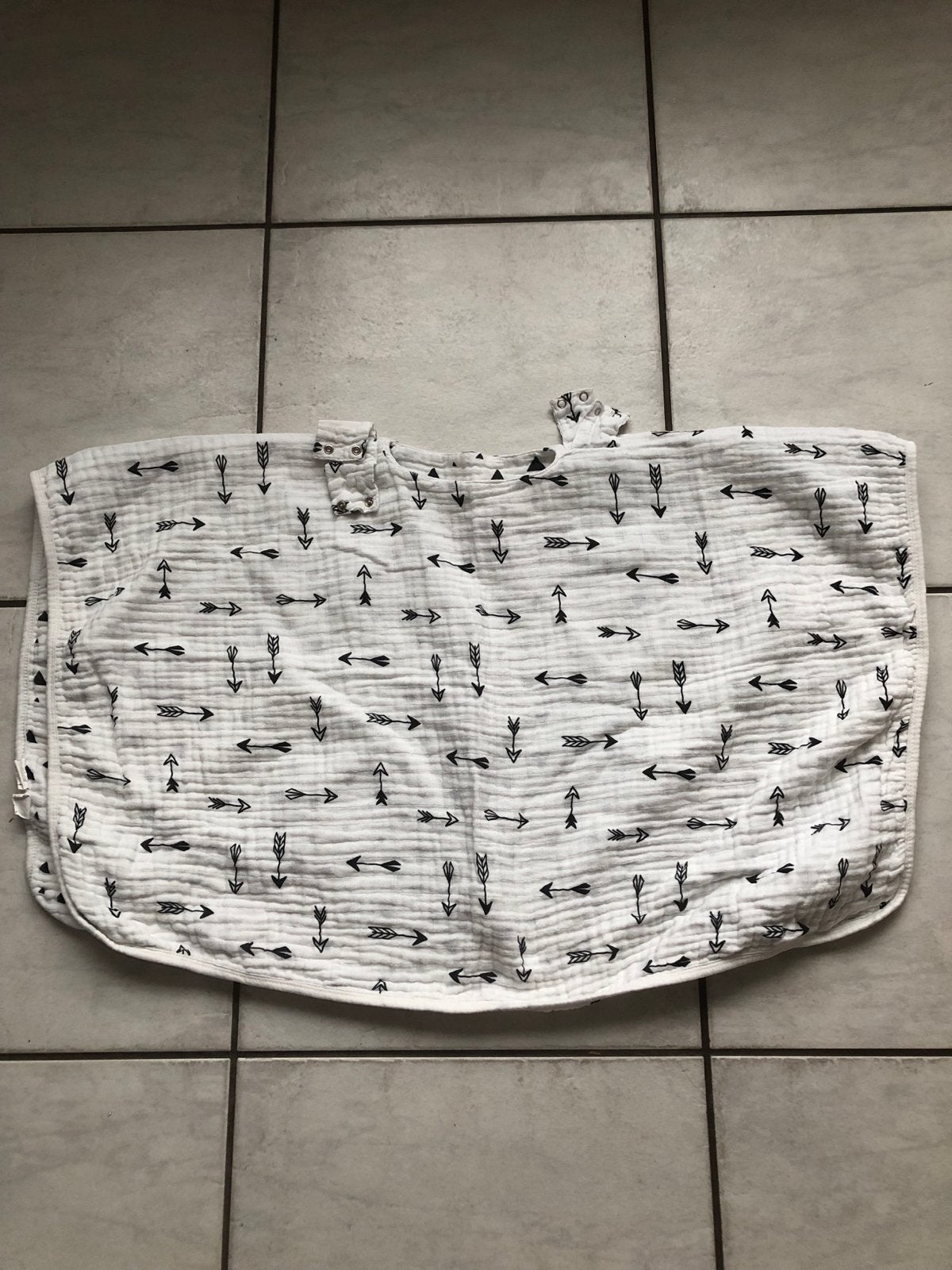 Jollein doek voor over de Maxi-Cosi met pijltjesprint, Ophalen of Verzenden, Zo goed als nieuw