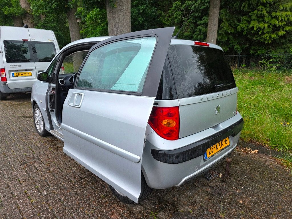 Peugeot 1007 1.6-16V Sporty AUTOMAAT, Auto's, Peugeot, 15 km/l, Gebruikt, 4 stoelen, 1191 kg