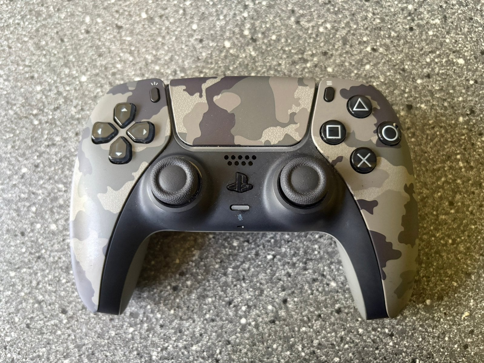 Bijna nieuwe Sony Dualsense PS5 controller CAMMO, Ophalen, Zo goed als nieuw
