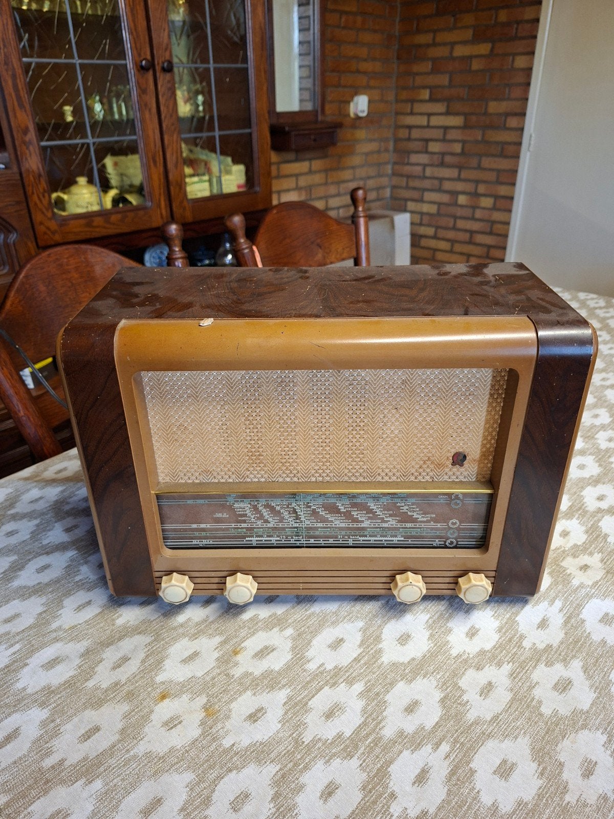 Vintage radio, houten behuizing, Ophalen