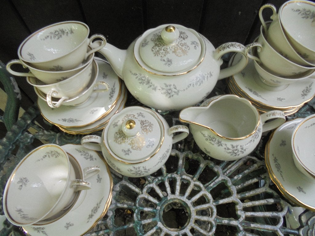 Foto 3 van Theeservies Winterling Bavaria grijze roosjes en goud deco