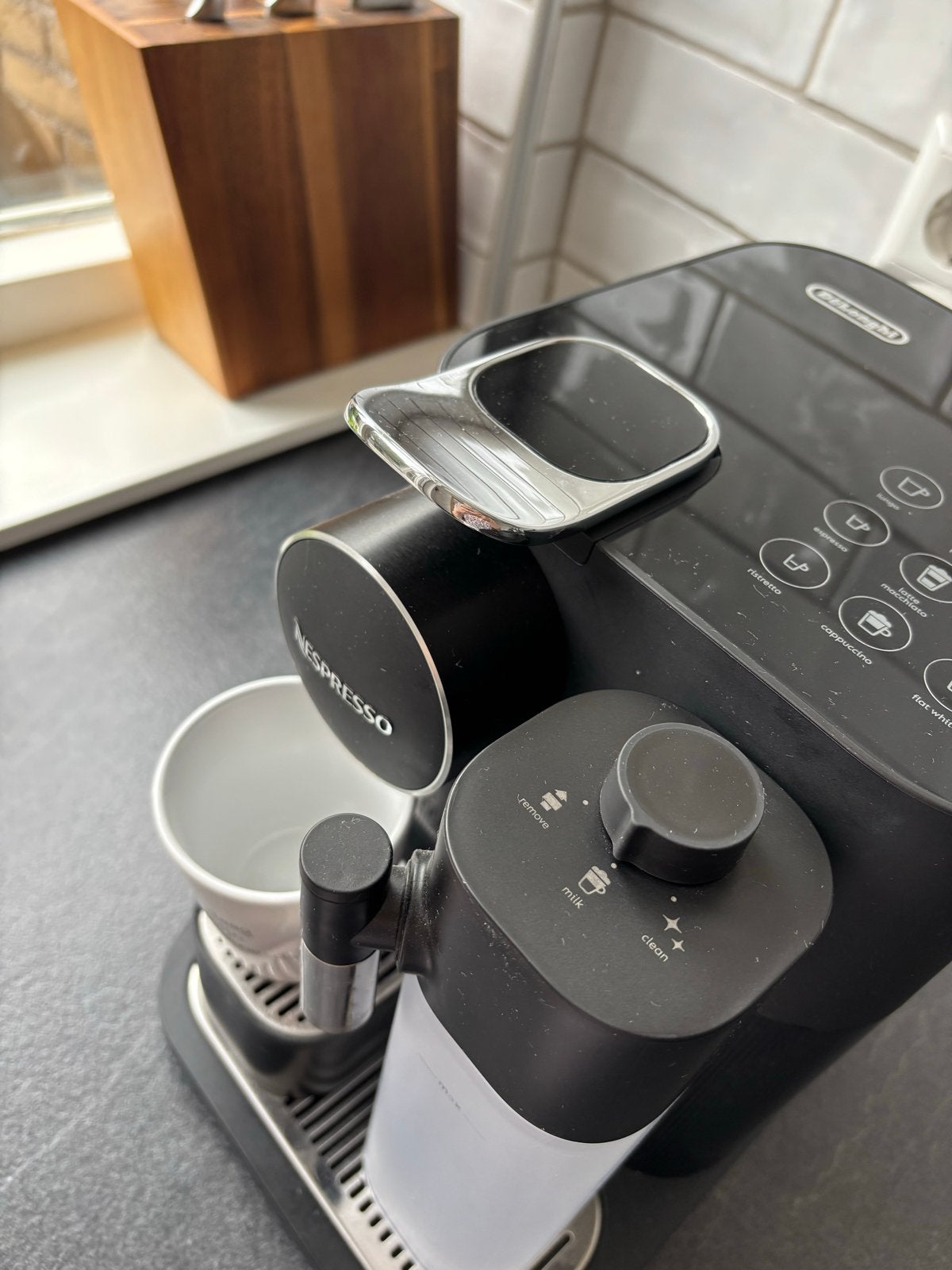 Foto 5 van Nespresso Delonghi Koffiemachine voor cupjes- Nette Staat