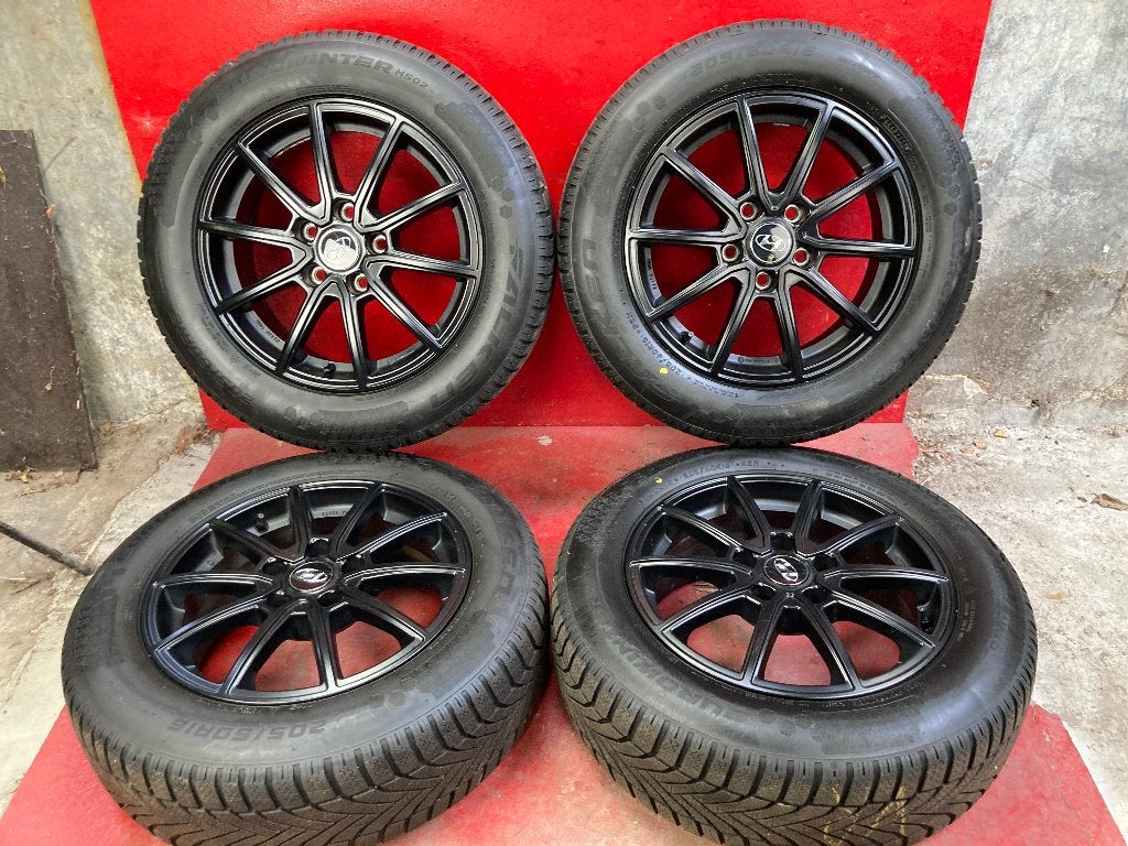 Winterbanden Hyundai Kona 205/60R16, Auto-onderdelen, Gebruikt, 16 inch, ., Banden en Velgen