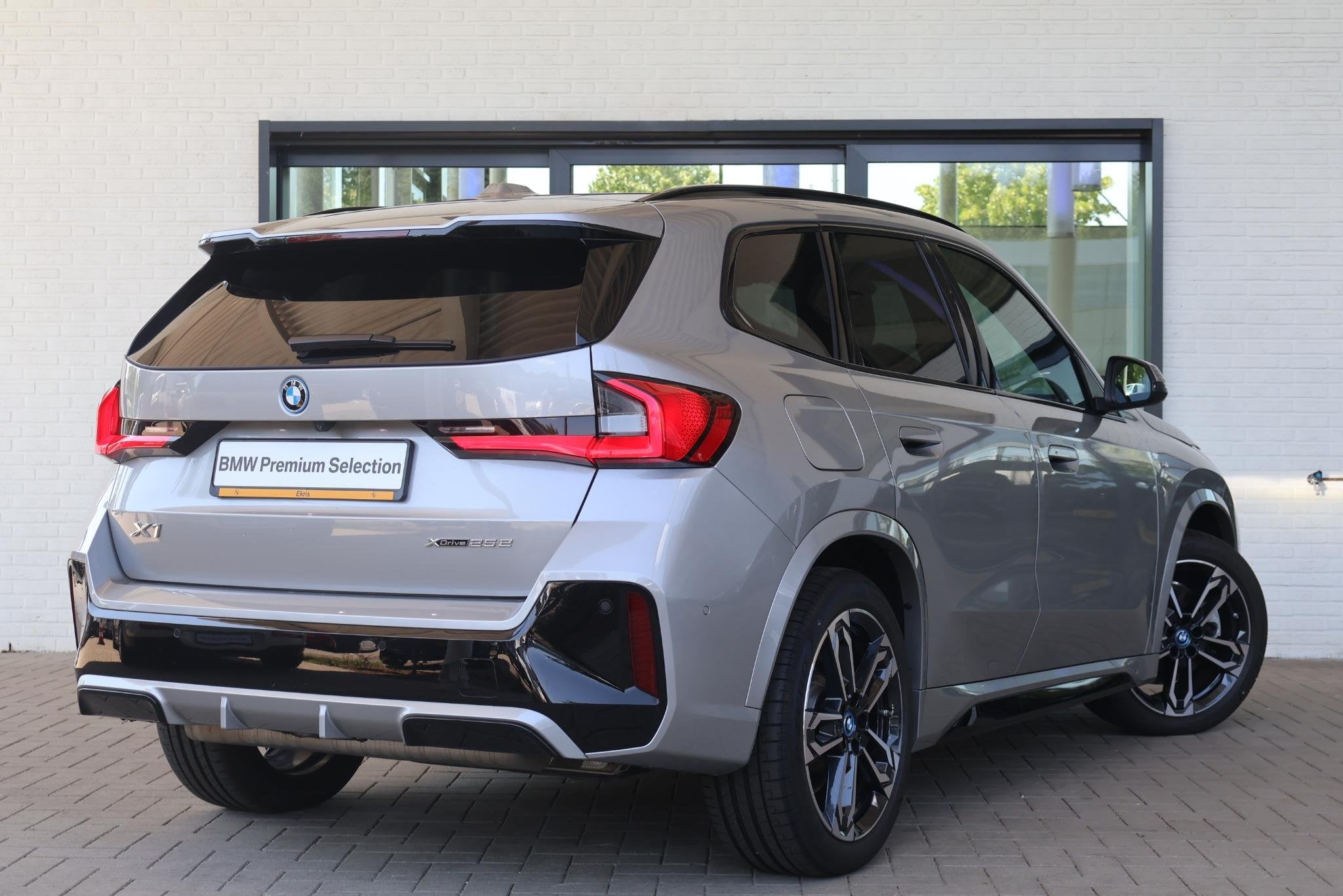 BMW X1 xDrive25e | M Sport | Panoramadak | Trekhaak, Auto's, Stof, Gebruikt, 105 min, Bedrijf