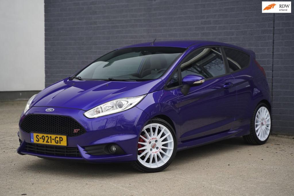 Ford Fiesta 1.6 ST2 203pk, O.Z. 17 inch, Michelin ps5, NAP, Auto's, Ford, Voorwielaandrijving, Gebruikt, Zwart, 4 cilinders