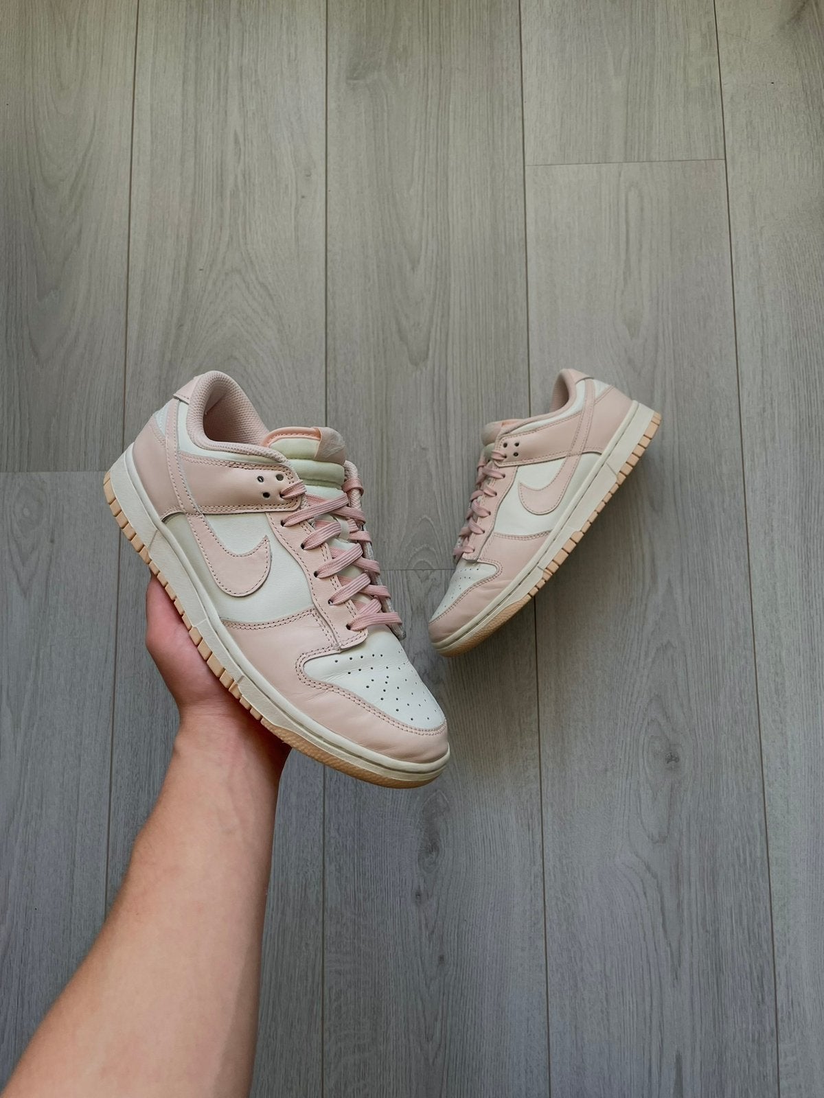 Nike Dunk Low, Ophalen of Verzenden, Sneakers of Gympen, Roze, Gedragen