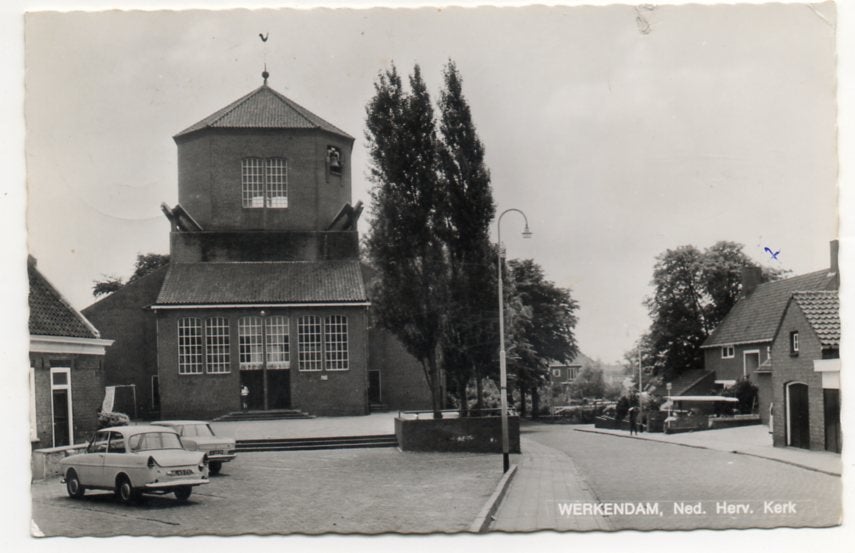 Werkendam Ned. Herv. Kerk met DAF 1969, Ophalen of Verzenden, 1960 tot 1980, Gelopen, Noord-Brabant