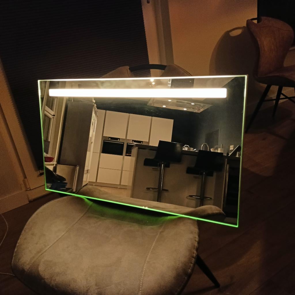 Luxe badkamer-/make-up spiegel met LED verlichting, Ophalen, Zo goed als nieuw, Minder dan 100 cm, Rechthoekig