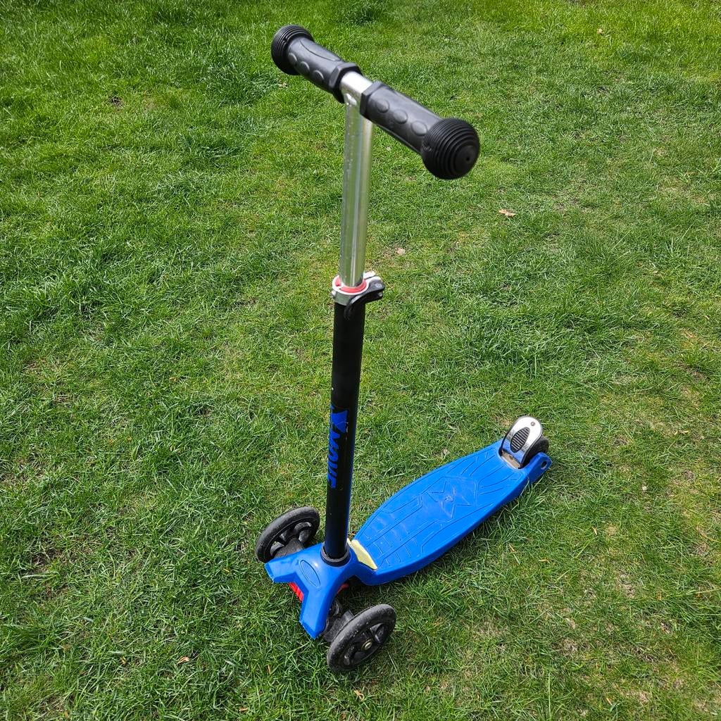 Blauwe Move step met 3 wielen, in hoogte verstelbaar, Ophalen of Verzenden, Gebruikt, Gewone step, Move
