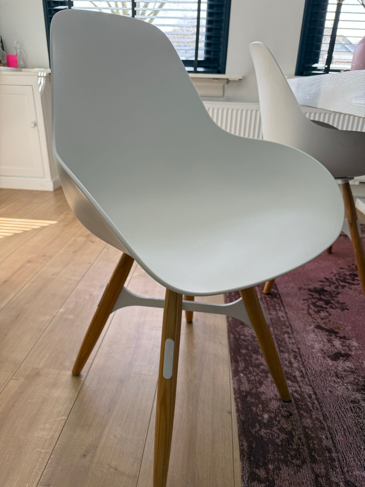 Set van 4 kubikoff stoelen wit met houten poten, Huis en Inrichting, Stoelen, Ophalen, Gebruikt, Wit, Vier