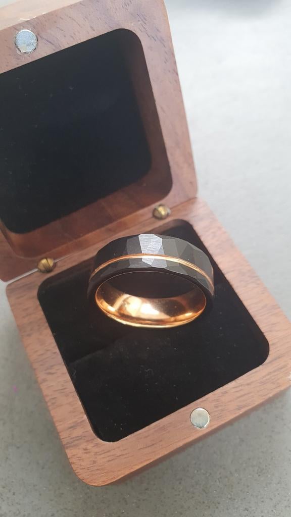 Prachtige gehamerde heren ring Tungsten carbide (21.30 mm), 20 of groter, Heer, Nieuw, Ophalen of Verzenden
