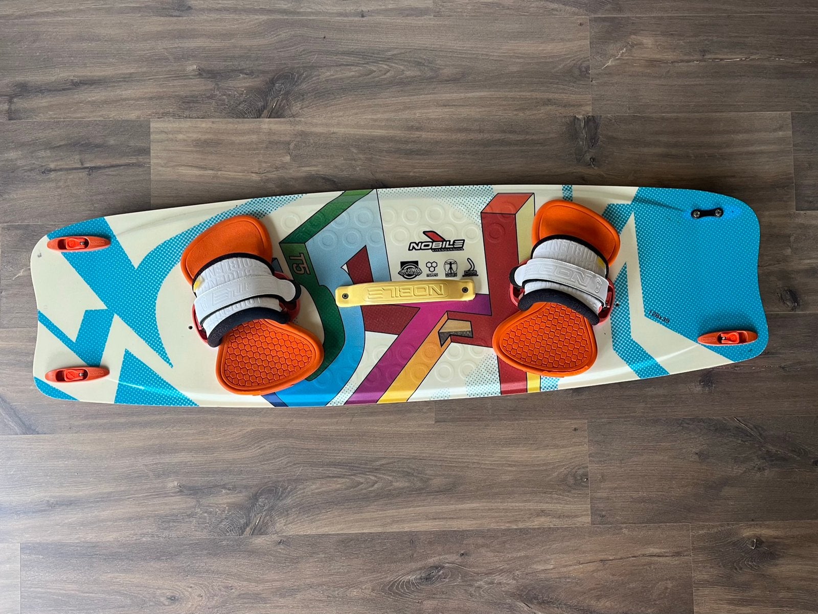 Nobile kitesurf board 128x39, Watersport en Boten, Kitesurfen, Twintip, Ophalen, Gebruikt, 4 m² of minder