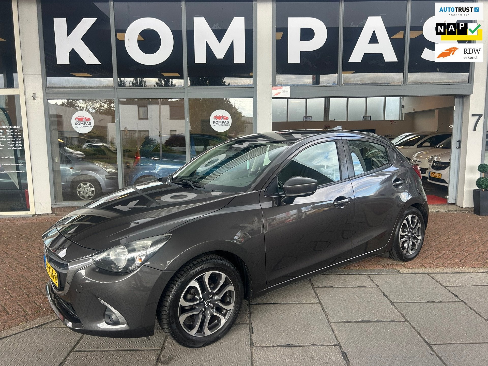 Mazda 2 1.5 Skyactiv-G Dynamic+|Airco|Nap|LaneAssist|PDC|Nav, Auto's, Mazda, Voorwielaandrijving, Stof, Gebruikt, 4 cilinders