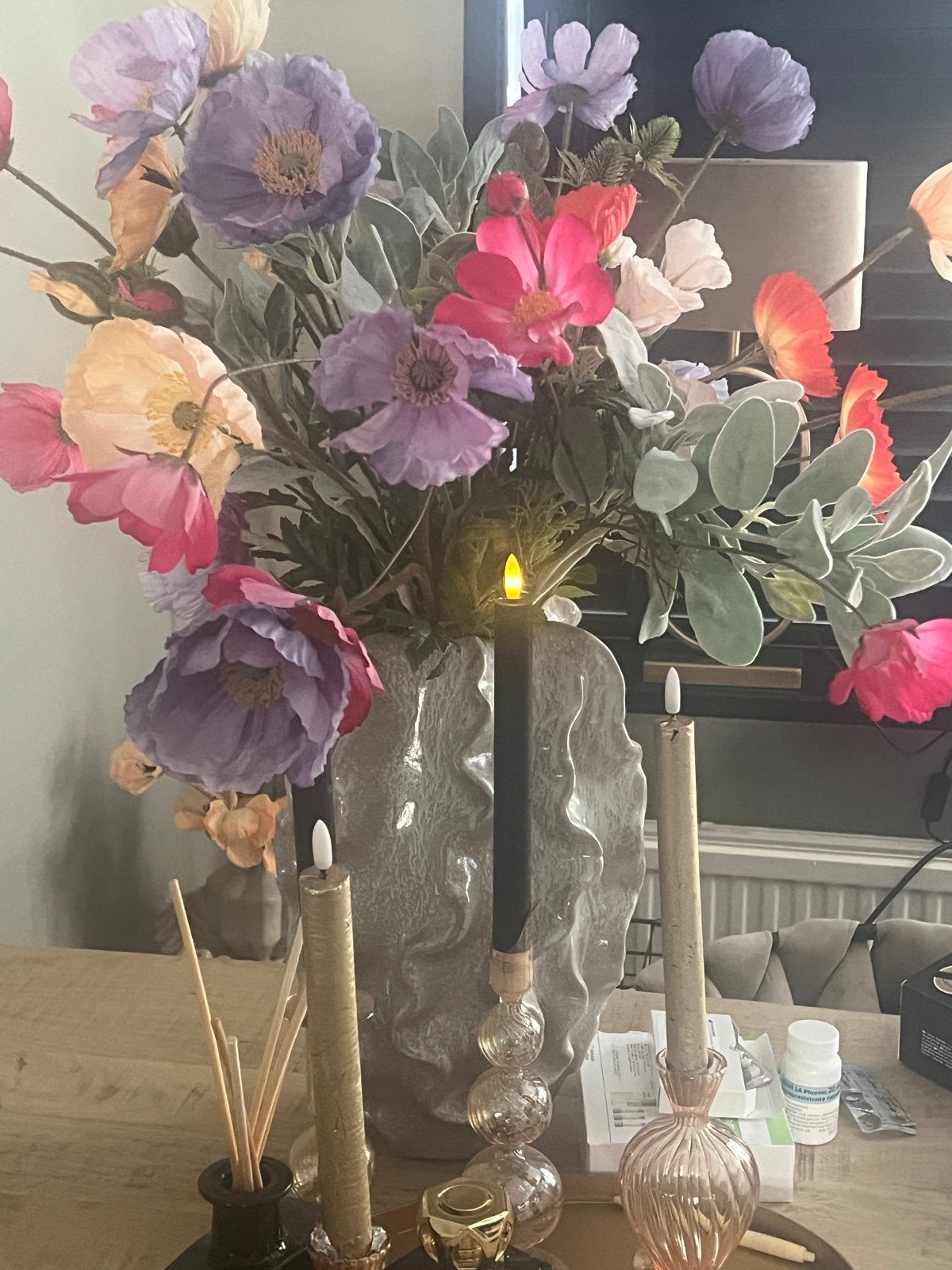 Prachtige kunstbloemen in vaas - kleurrijk en sfeervol, Meerkleurig, Kunststof, Ophalen of Verzenden, Zo goed als nieuw