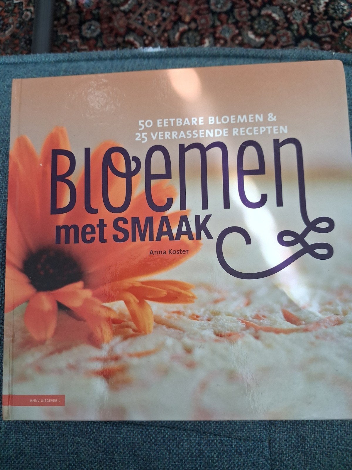 Bloemen met Smaak - 50 eetbare bloemen & 25 recepten, Boeken, Verzenden, Tapas, Hapjes en Dim Sum, Zo goed als nieuw, Overige gebieden