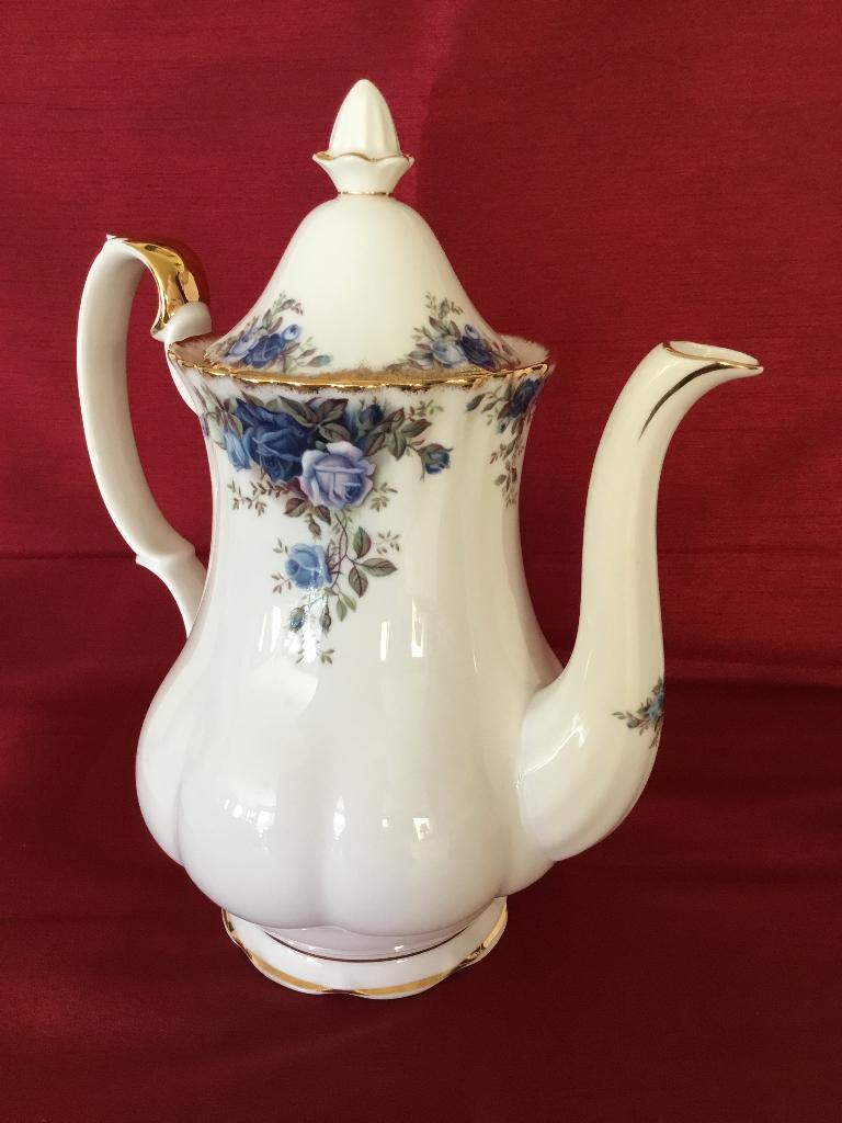 Royal Albert MOONLIGHT ROSE GROTE KOFFIEPOT, Ophalen of Verzenden