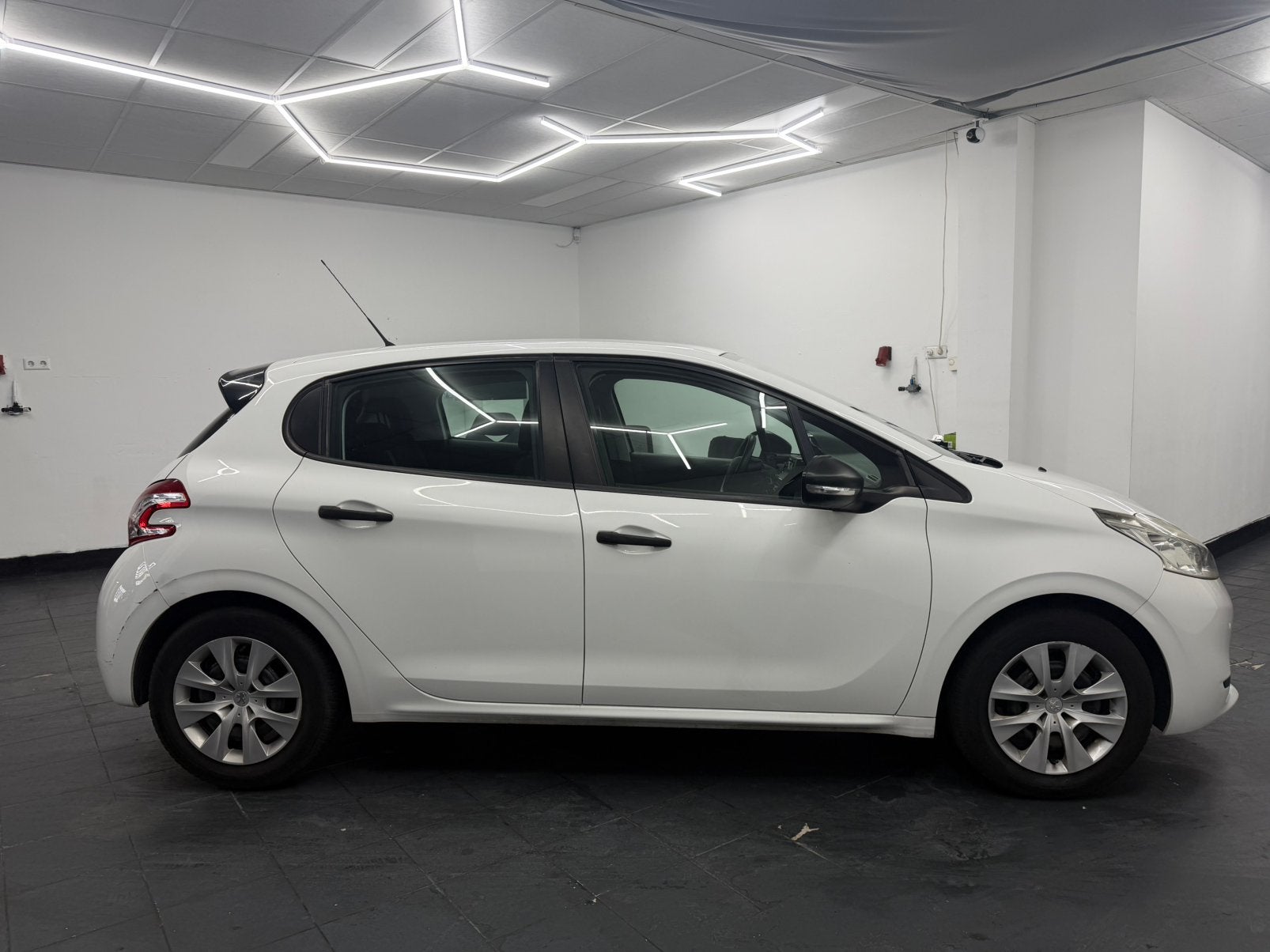 Foto 5 van Peugeot 208 1.0 VTI 50KW/68PK 5-D 2014 bezorgen mogelijk!!