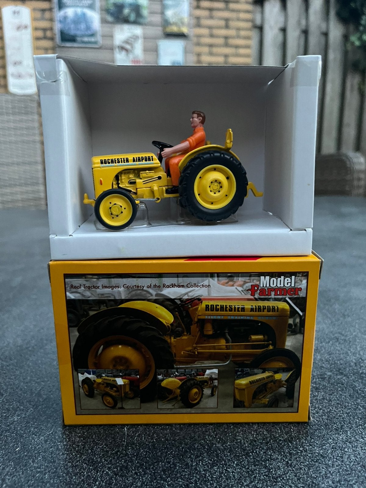 Ferguson TE 20 Airport tractor Siku 2008 Nieuw, Hobby en Vrije tijd, Ophalen of Verzenden, Nieuw, Tractor of Landbouw, SIKU