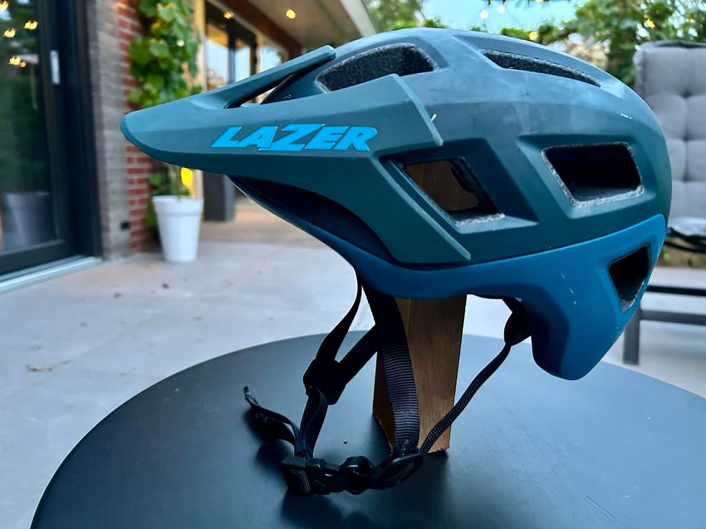 Lazer MTB fietshelm - 2x gedragen, Fietsen en Brommers, Scooters | Overige merken, Ophalen, Zo goed als nieuw, Benzine