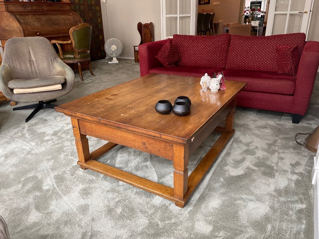 Antiek lage Oostenrijkse cafetafel, Huis en Inrichting, Ophalen, Gebruikt, 100 tot 150 cm, 50 tot 75 cm