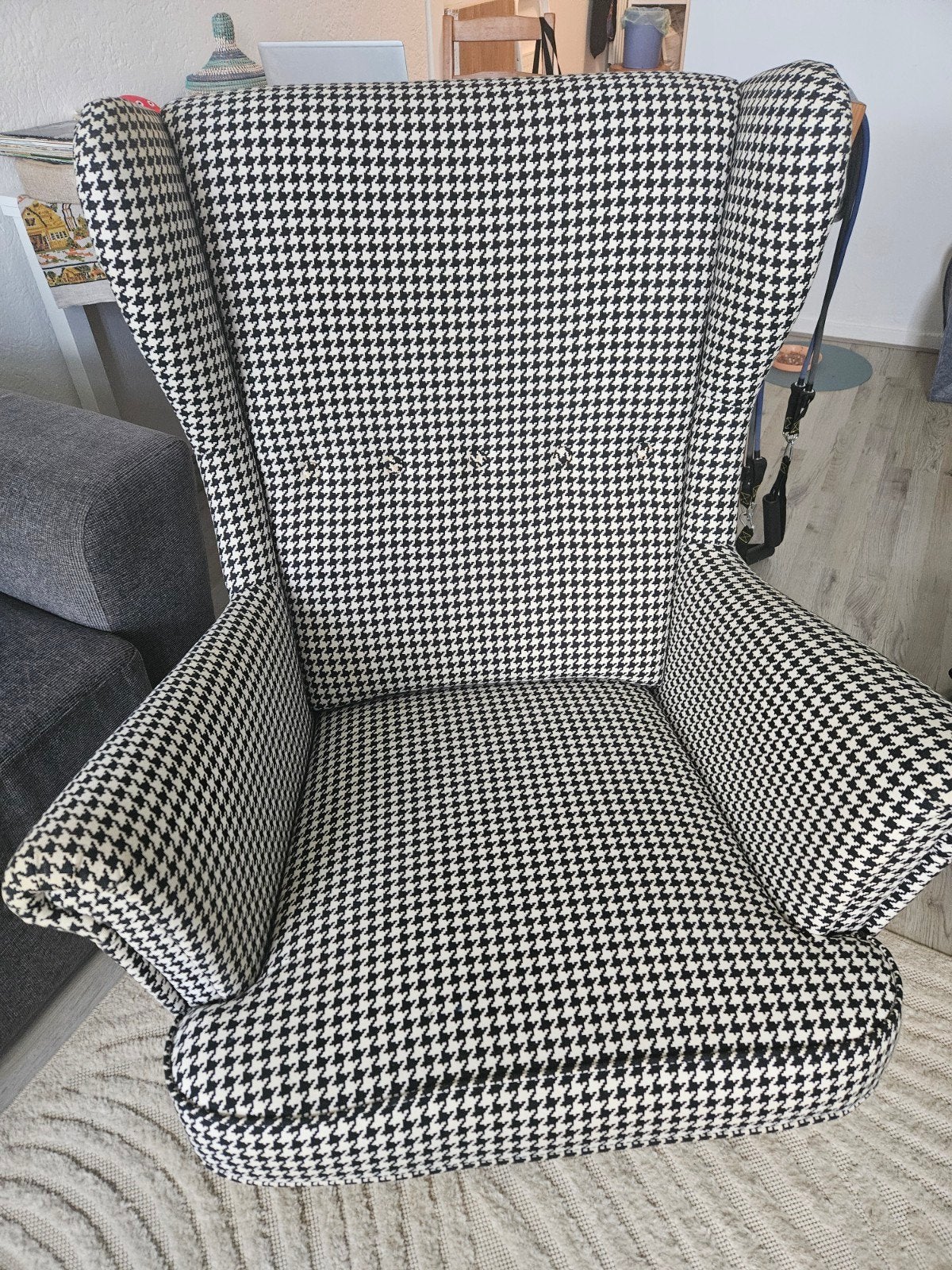 IKEA Strandmon fauteuil - Zwart/wit pied-de-poule, Ophalen, 75 tot 100 cm, Klassiek, Modern, Scandinavisch, Zo goed als nieuw