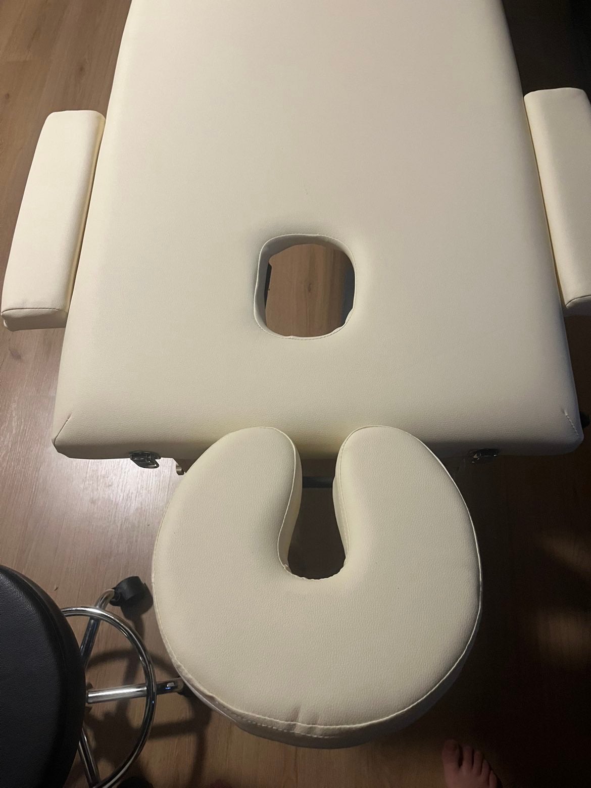 Massage bed/ behandel bed, Ophalen, Zo goed als nieuw, Massagetafel
