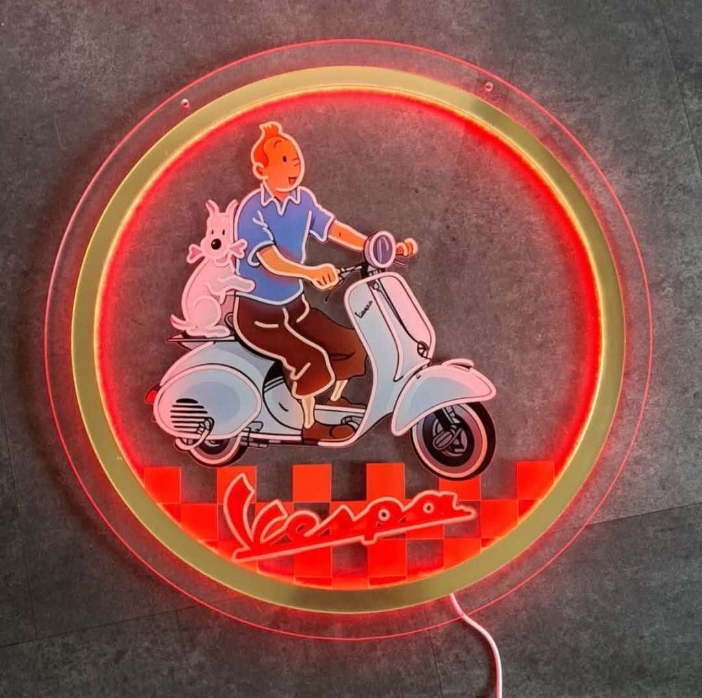 Kuifje met bobbie op een vespa led reclame decoratie lamp, Ophalen of Verzenden, Nieuw, Lichtbak of (neon) lamp