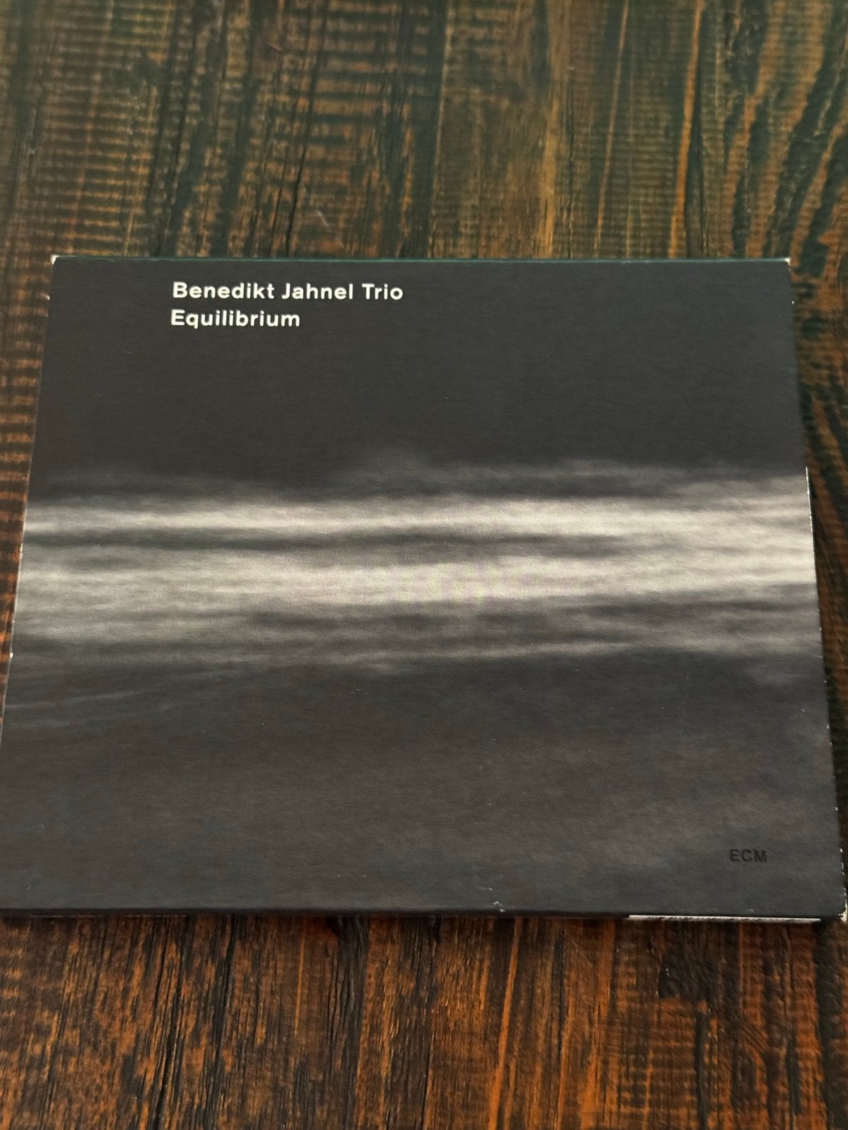 Benedikt Jahnel Trio - Equilibrium (ECM 2251) CD, Cd's en Dvd's, Cd's | Jazz en Blues, Ophalen of Verzenden, Zo goed als nieuw
