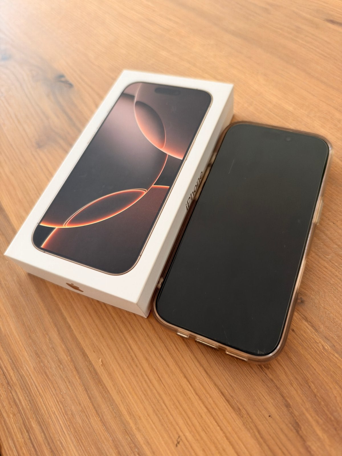Apple iPhone 16 Pro (128GB) - Desert Titanium, IPhone 16 Pro, 128 GB, 88 %, Ophalen of Verzenden
