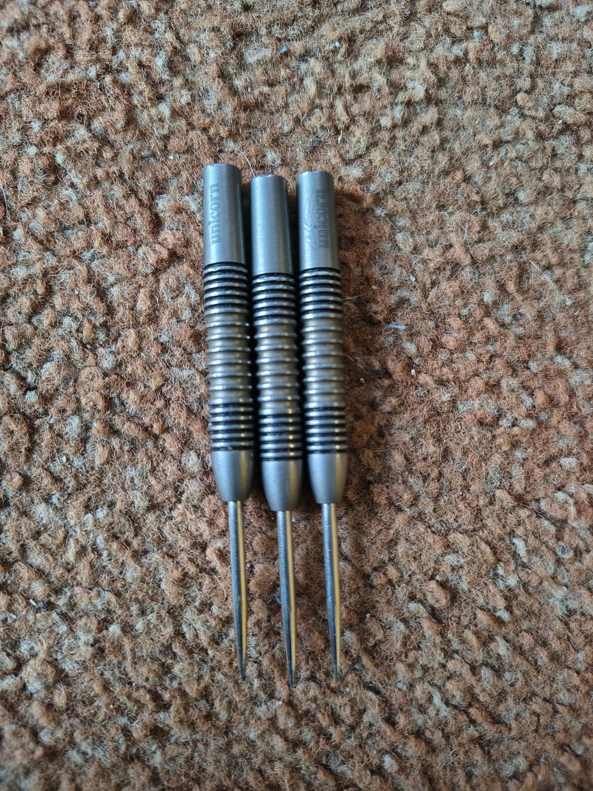 michael smith unicorn silver 23 gram, Sport en Fitness, Darts, Ophalen, Zo goed als nieuw, Pijlen