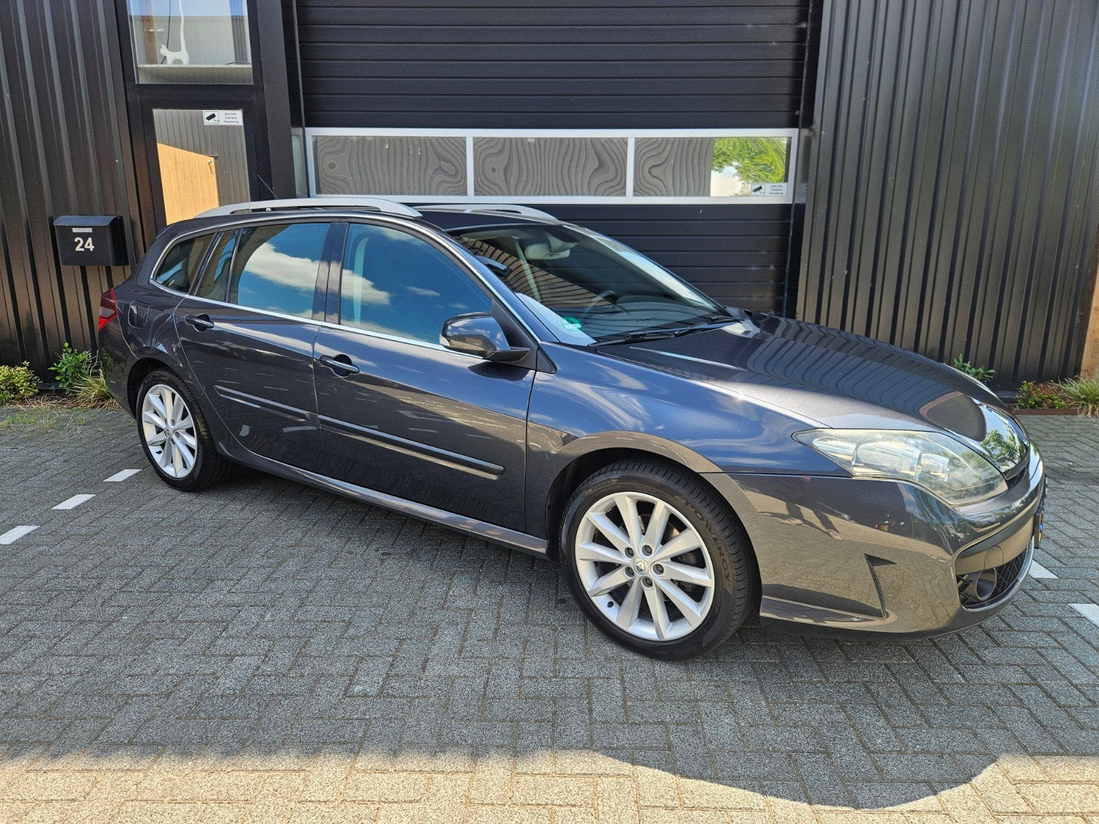 Renault Laguna 2.0 16V, 2010, Navi, Cruise, Trekhaak, NAP, Auto's, Renault, Laguna, Stof, Zwart, 4 cilinders