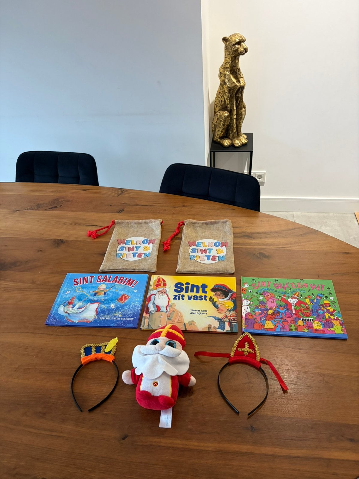 Sinterklaas pakket, strooizakjes, boeken, knuffel, haarband, Ophalen of Verzenden, Zo goed als nieuw