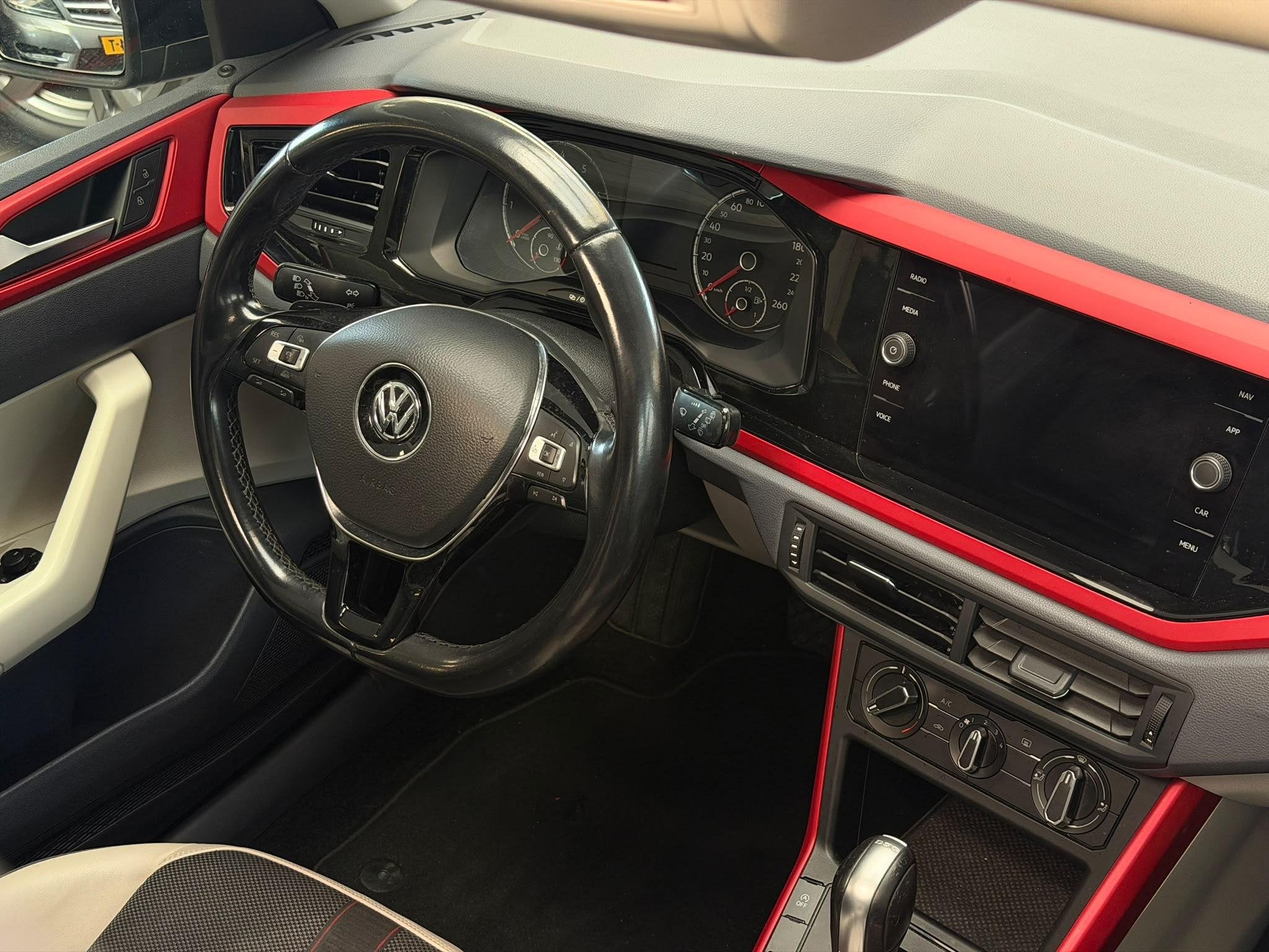 Volkswagen Polo 1.0 TSI Beats / panorama dak / CarPlay / nav, Stof, Gebruikt, Euro 6, 95 pk