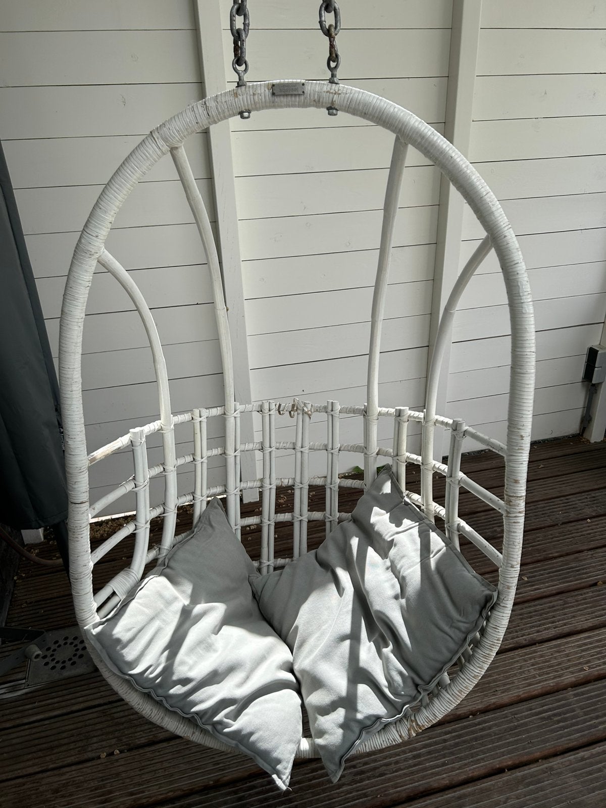 Witte Sissyboy hangstoel, Ophalen, Gebruikt, Rotan