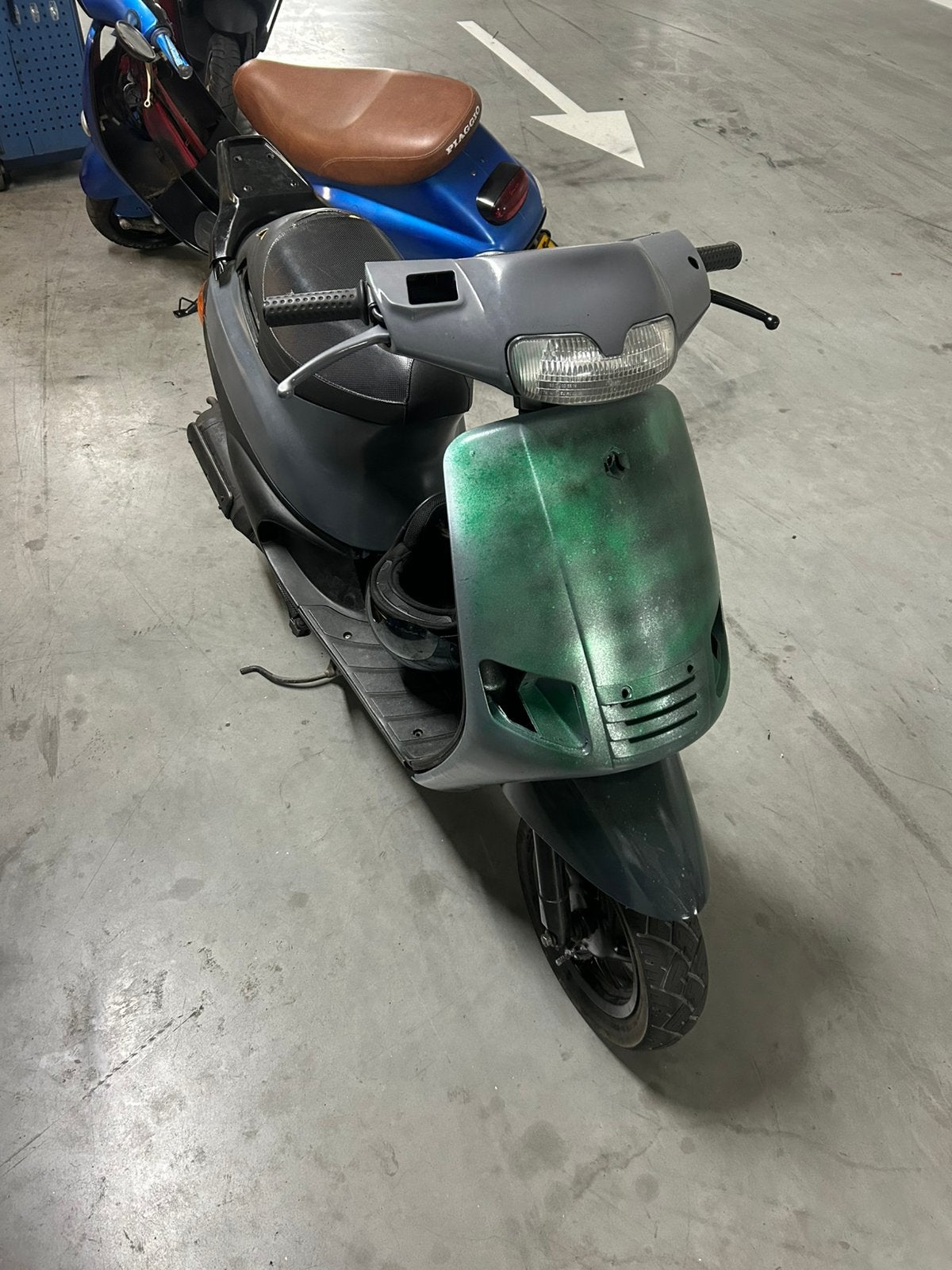 Piaggio zip type, Fietsen en Brommers, Scooters | Piaggio, Ophalen, Zo goed als nieuw, Benzine, Zip