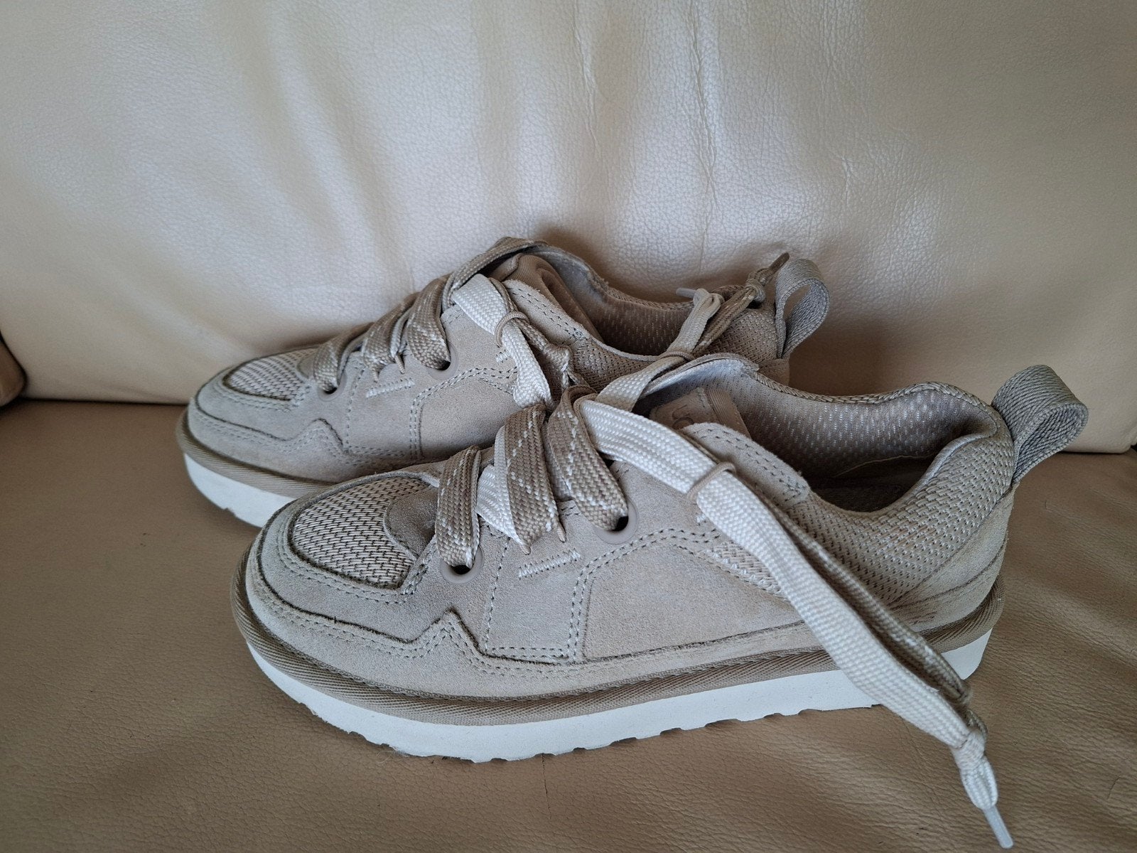 Mooie UGG Lowmel sneakers maat 38, Ophalen of Verzenden, Zo goed als nieuw, Overige kleuren