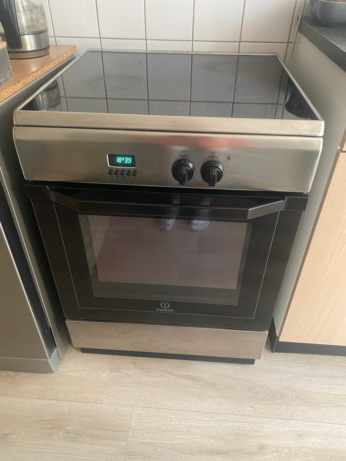 Indesit Vrijstaand Fornuis met Inductiekookplaat en Oven, Ophalen, Gebruikt, Hete lucht, 60 cm of meer