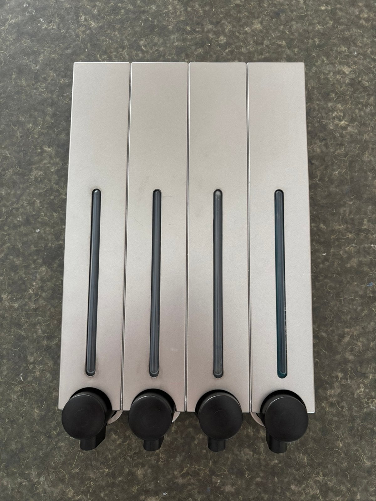 Zeepdispenser wand douche, Ophalen of Verzenden, Zo goed als nieuw, Grijs, Overige typen