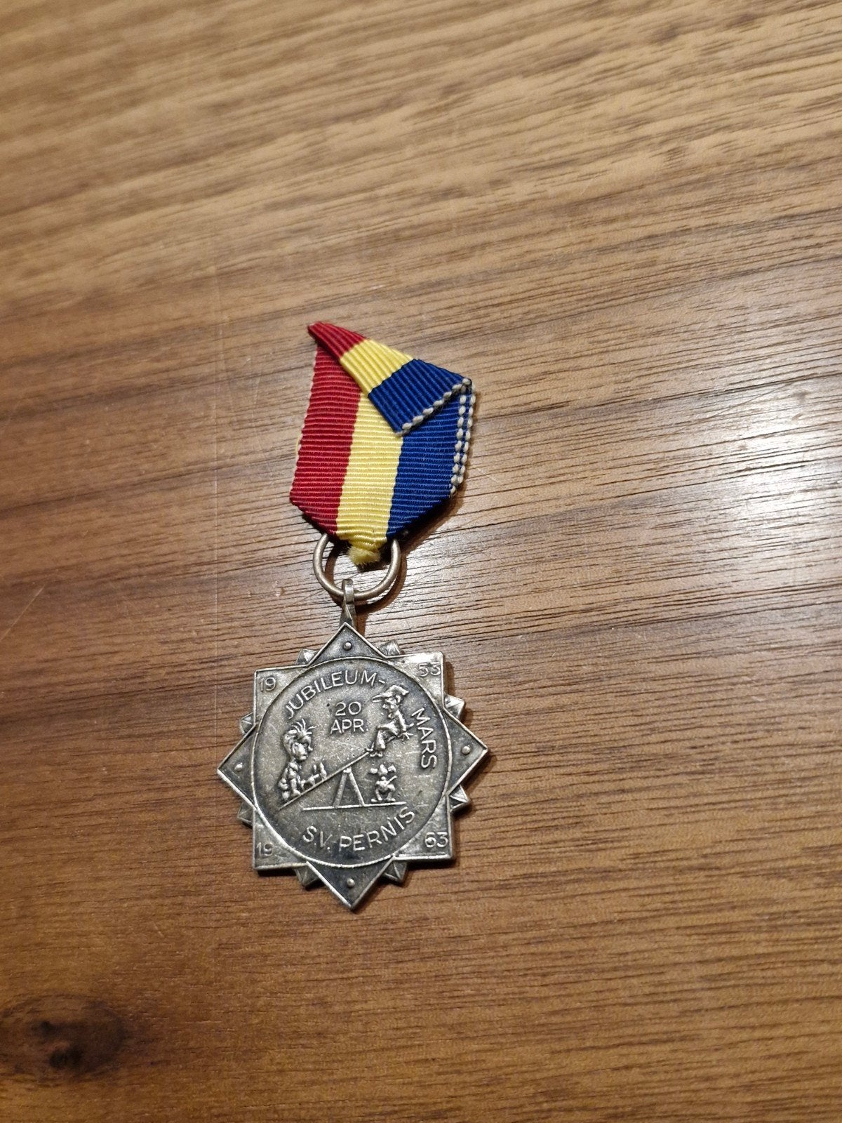 121 Jubileummedaille SV Pernis 1953-1963, Ophalen of Verzenden