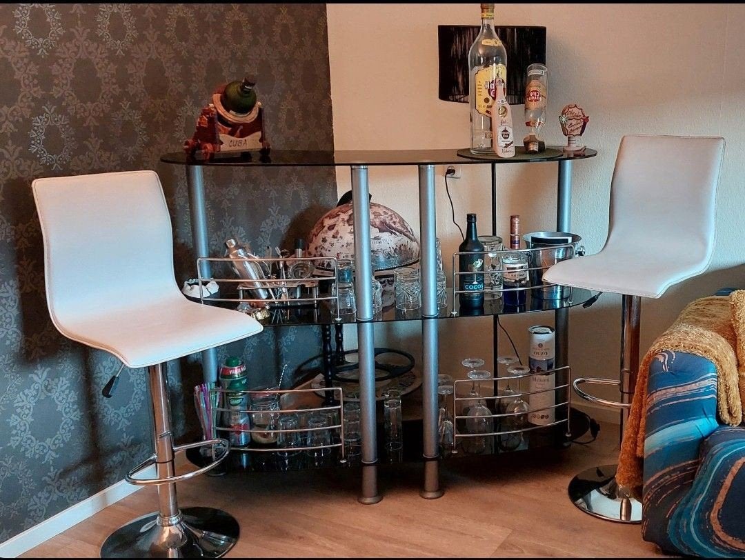 Bar met twee krukken, Ophalen of Verzenden