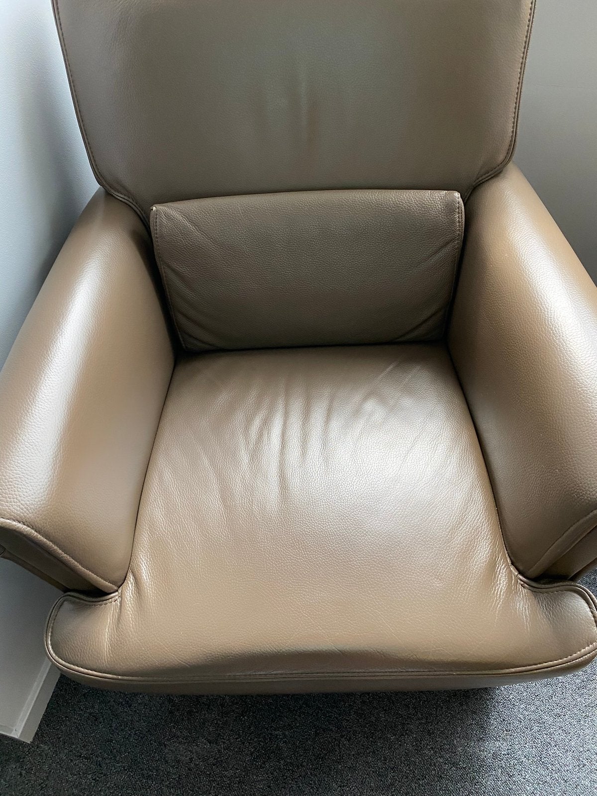 2 zware lederen fauteuils met hocker en hoektafel, Ophalen, Twee, Bruin, Leer