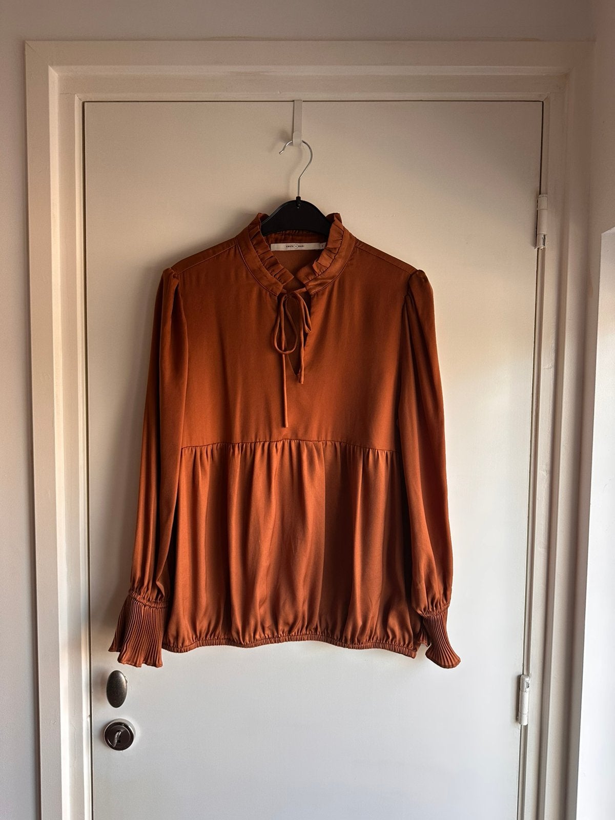 Costa Mani Satijn-look Blouse - Roest/Cognac - maat M, Ophalen of Verzenden, Zo goed als nieuw, Maat 38/40 (M), Bruin