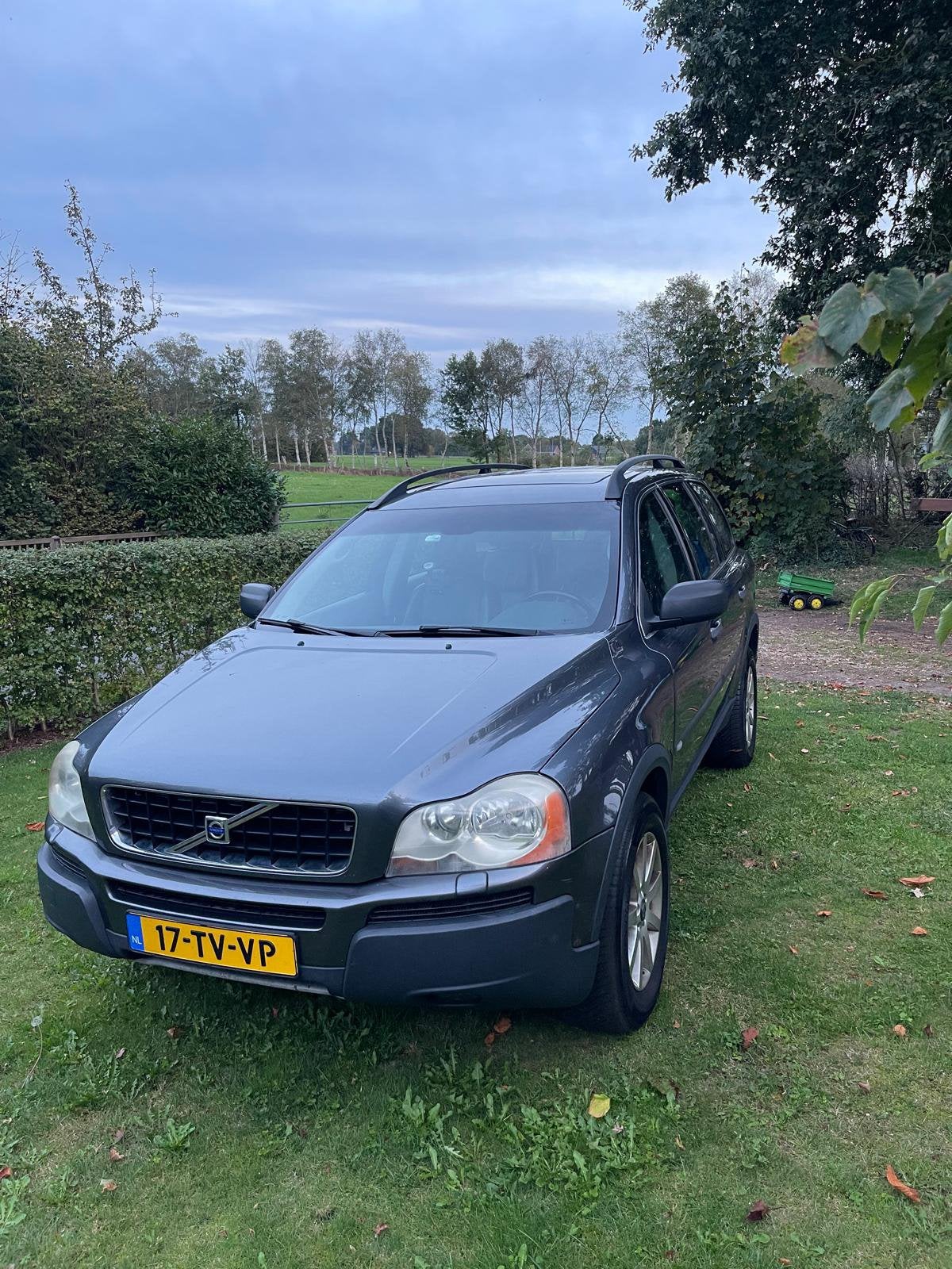 Volvo XC90 2.4 D5 Geartronic 2006 Grijs, 2033 kg, Zwart, 241 €/maand, 7 stoelen