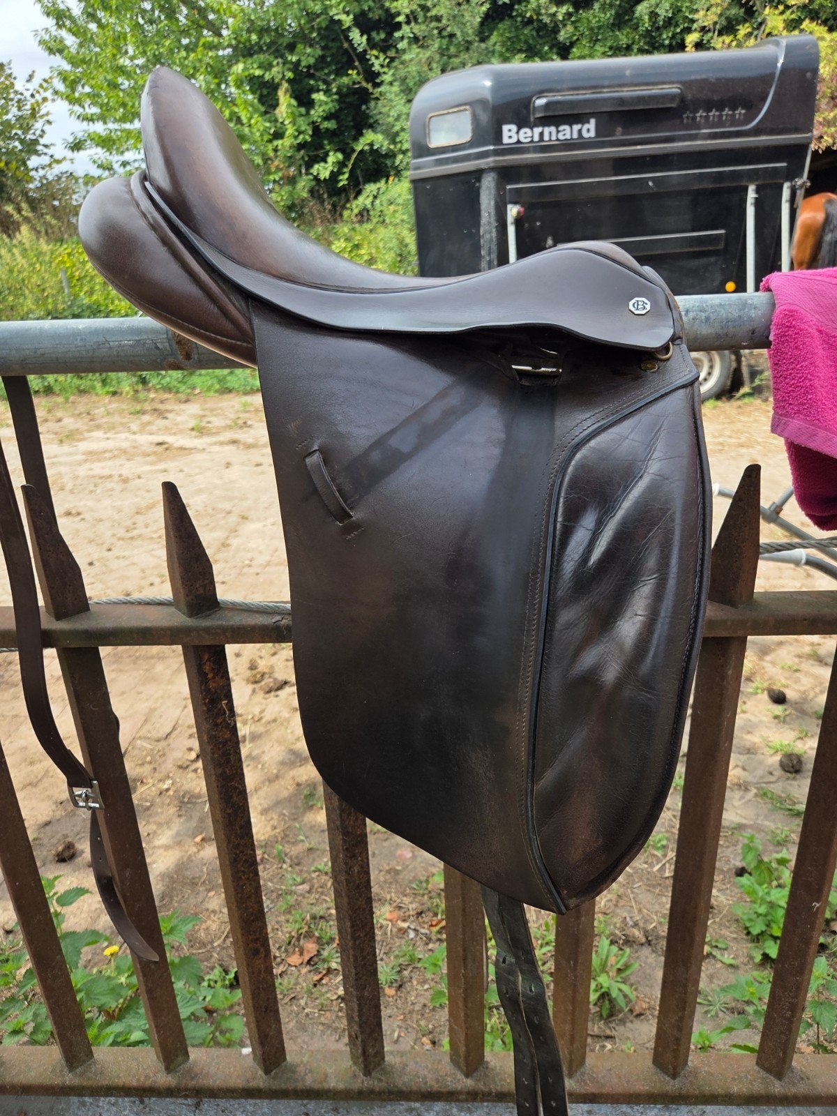 Dressuurzadel, Dieren en Toebehoren, Paarden en Pony's | Zadels, L (17.5 inch), Gebruikt, Extra wijd, Dressuur