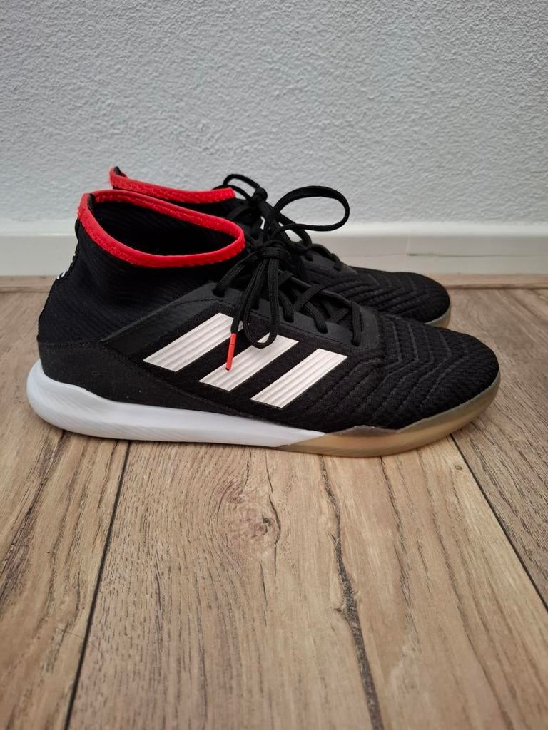 Adidas Predator Tango 18.3 TR 'Black Solar Red' maat 42 2/3, Sport en Fitness, Ophalen of Verzenden, Nieuw, Schoenen